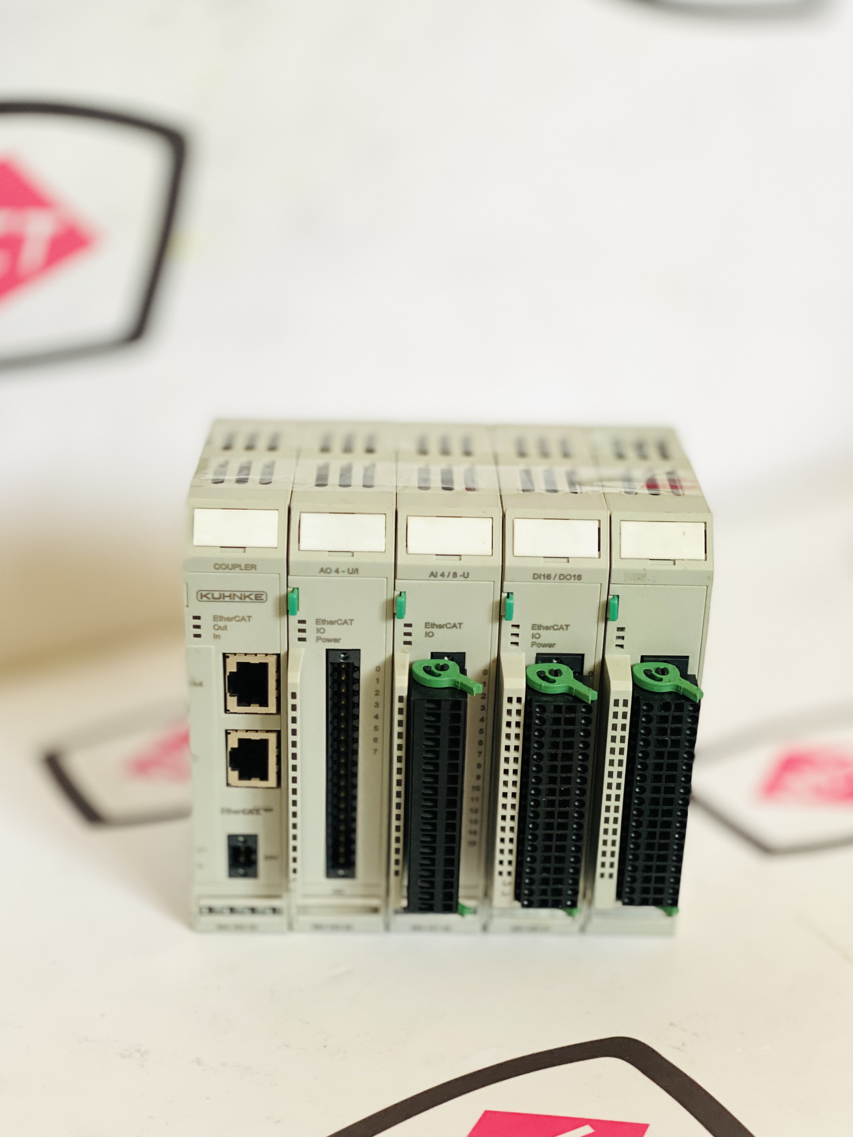 ماژول خروجی آنالوگ   kuhnke  ANALOG OUTPUT  MODULE/AO 4-U/I   ماژول ورودی/خروجی آنالوگ (I/O)  kuhnke  AO 4-U/I    ماژول ورودی آنالوگ   kuhnke  DI16/DO16  ماژول  kuhnke