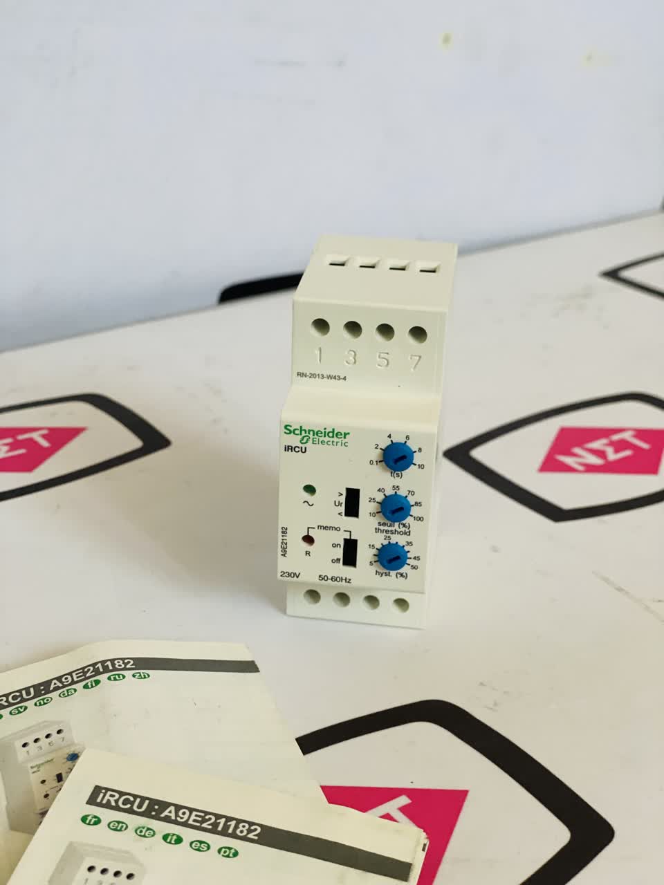 رله اشنایدر  A9E21182  Schneider,A9E21182 Relay Of Control Voltage Ircu Schneider