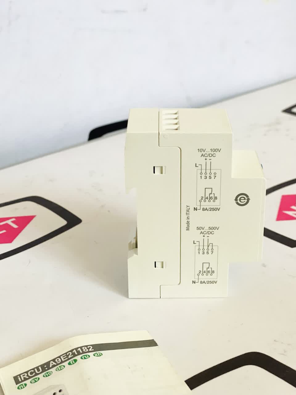رله اشنایدر  A9E21182  Schneider,A9E21182 Relay Of Control Voltage Ircu Schneider