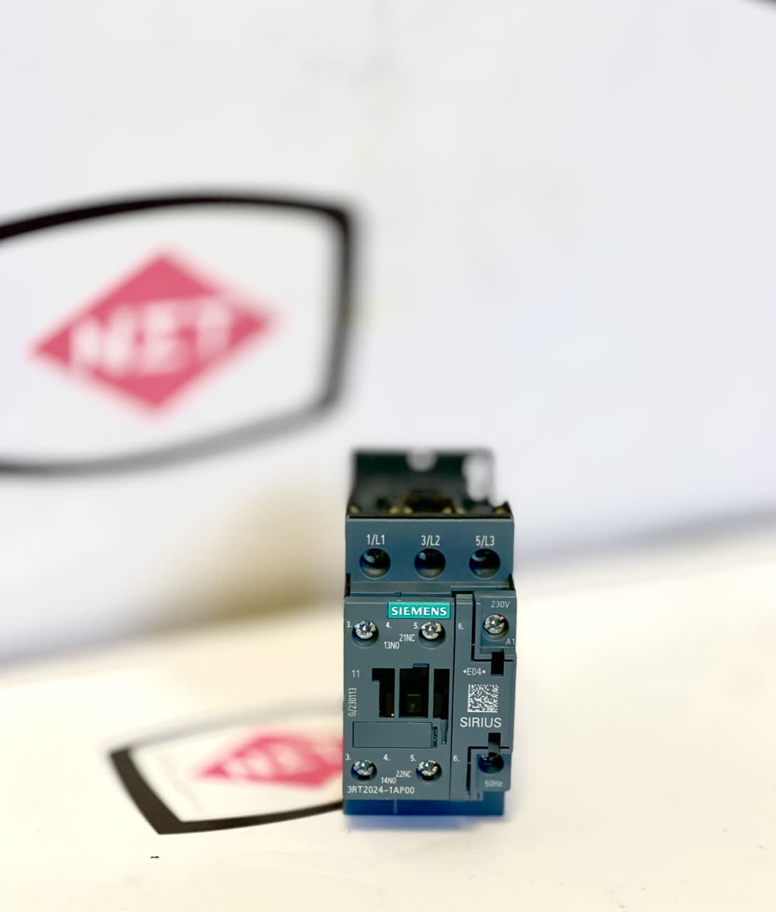 کنتاکتور -SIEMENS  1P3RT2024  1P3RT2024-1AP00+SG