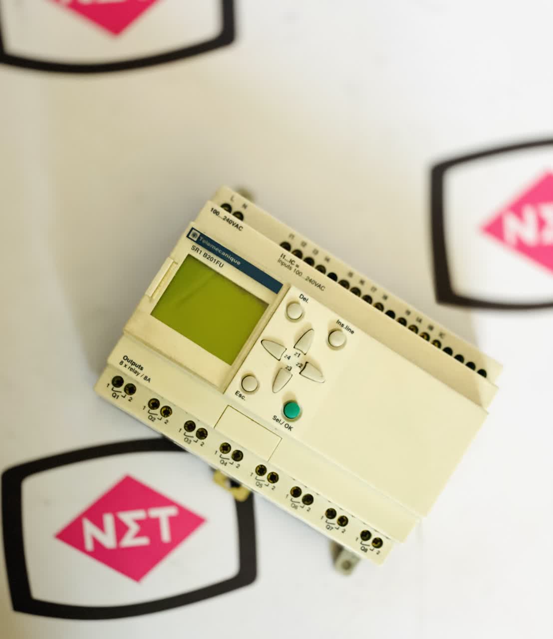 ماژول خروجی  SR1 B201FU  Telemecanique Schneider SR1 B201FU / POWER:100…240VAC 50/60HZ OUTPUT:24VDC,8A 240VDC,8A